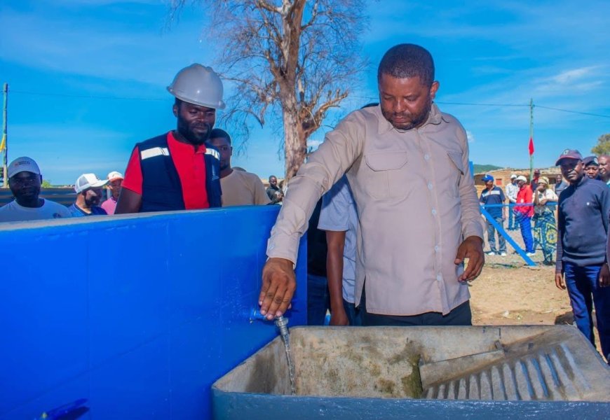 CHICUMA REFORÇA ABASTECIMENTO DE ÁGUA COM ENTREGA DE DOIS CHAFARIZES REABILITADOS