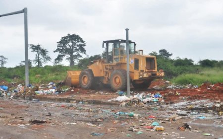 CALUMBO REFORÇA LIMPEZA URBANA  E REMOVE MAIS DE 200 MIL TONELADAS DE LIXO POR SEMANA