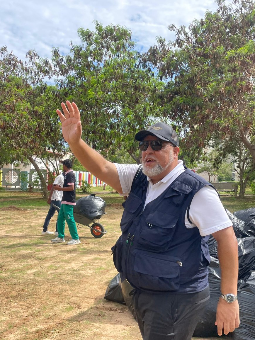 ADMINISTRADOR MUNICIPAL DO KILAMBA ARLINDO VIEIRA ACERTOU A GRAVATA NA CAMISA